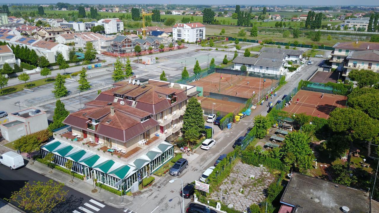 Hotel Rado Лидо ди Йезоло Екстериор снимка