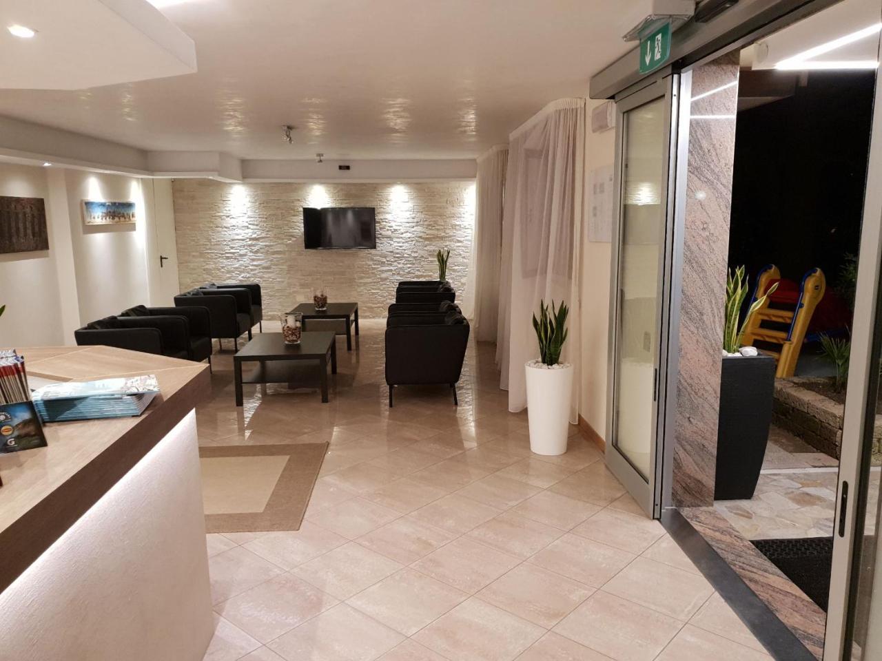 Hotel Rado Лидо ди Йезоло Екстериор снимка