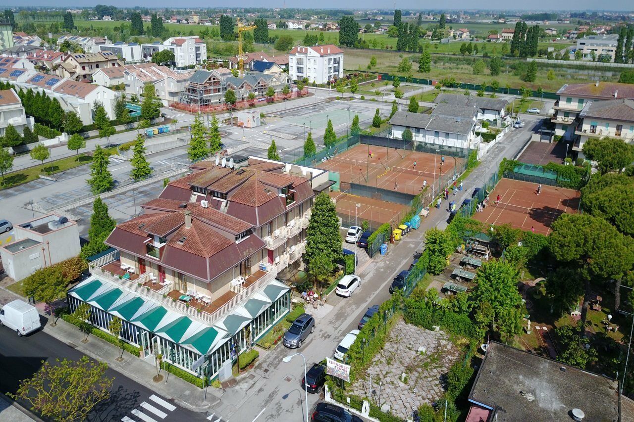 Hotel Rado Лидо ди Йезоло Екстериор снимка